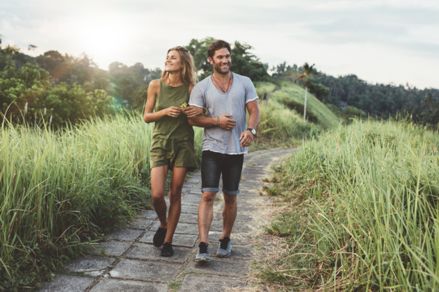 Découvrez les bienfaits de la marche pour vous mettre en Vous voulez vous mettre au sport? Marchez!